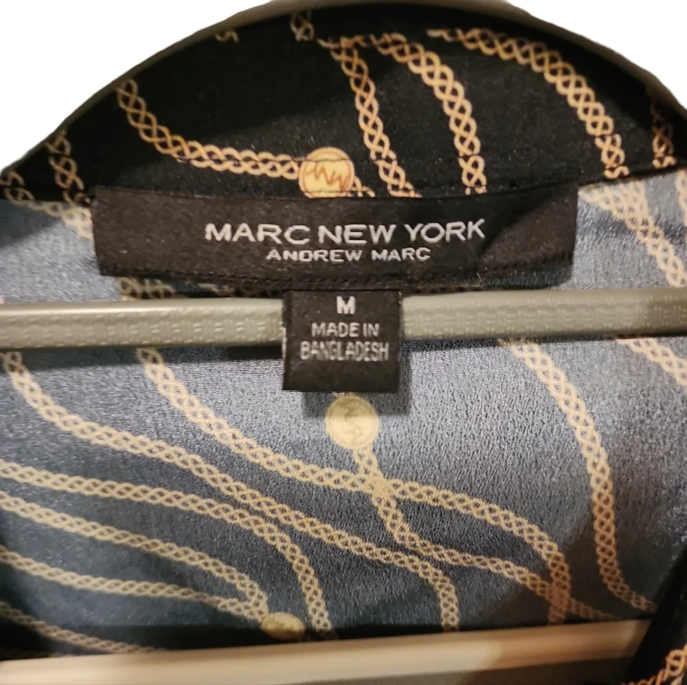 NWT MARC NY long sleeved ZIP front soft Blouse... modern, mature style . Size M - Picture 4 of 8